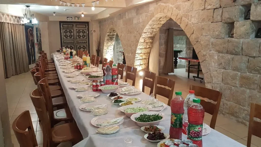 שולחן ערוך בלובי